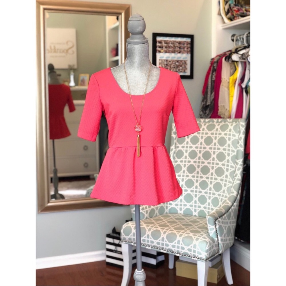 NWT Daisy Fuentes peplum top